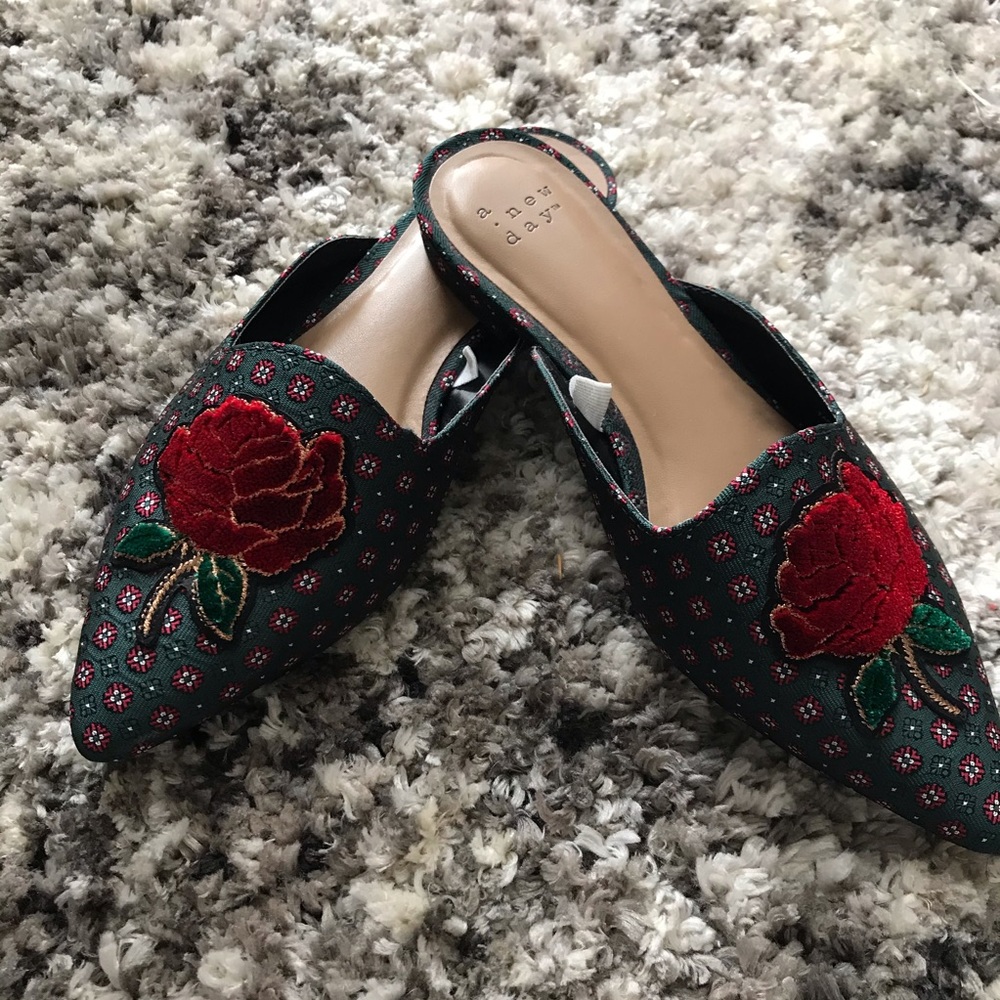 A New Day Embroidered floral Mule slip ons Size 6